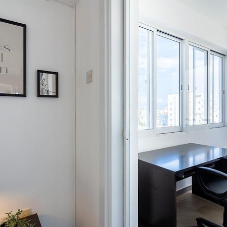 Jayde 2-Bedroom Apartment In Larnaca Dış mekan fotoğraf