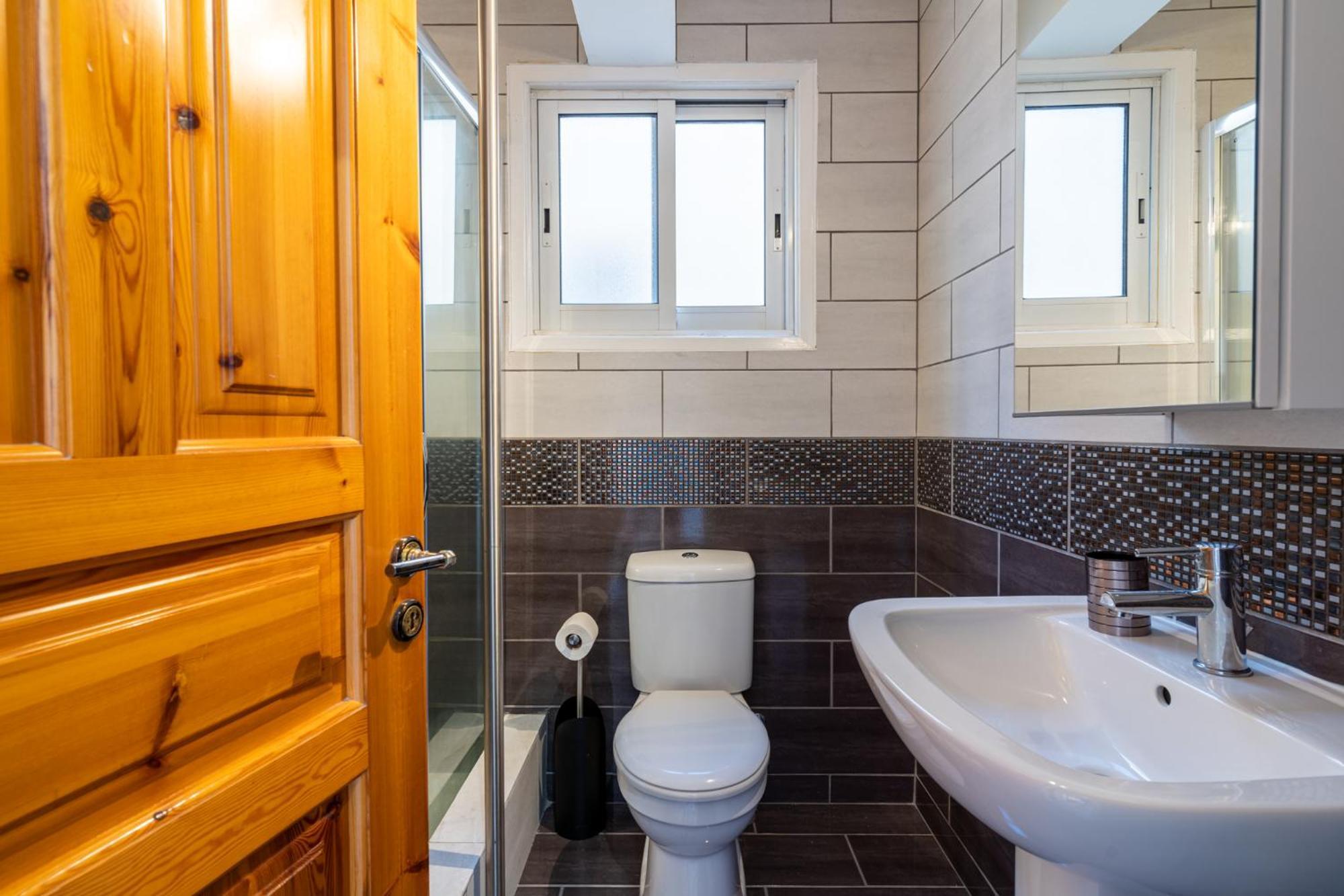 Jayde 2-Bedroom Apartment In Larnaca Dış mekan fotoğraf